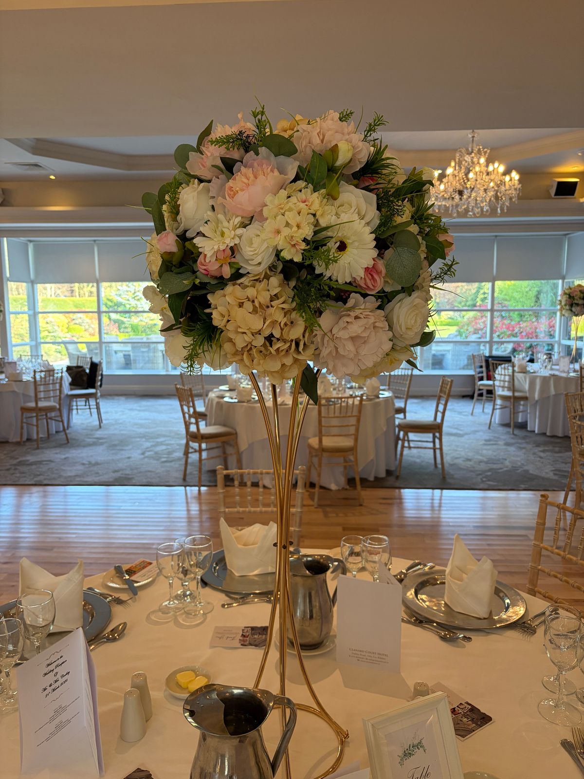 Gold Flower Table Centrepieces