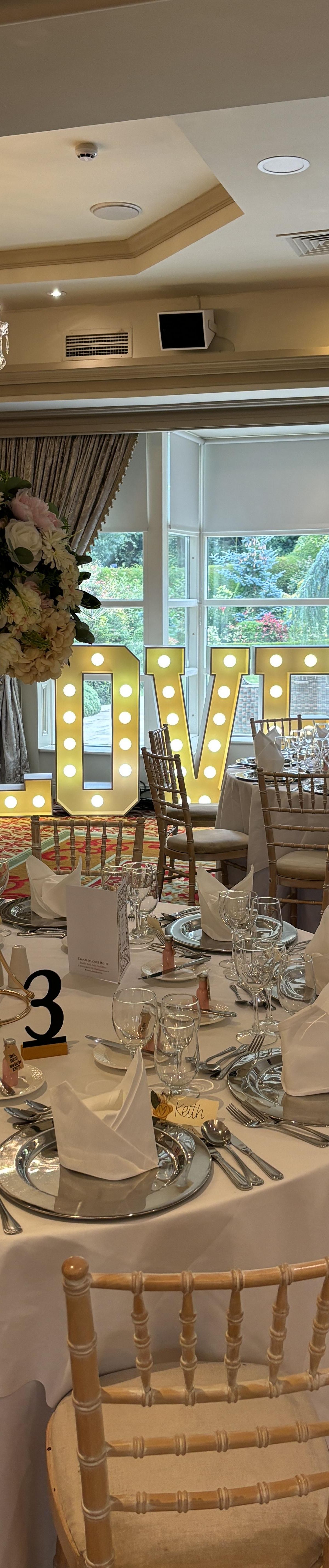 Gold table centrepieces elegant arrangement