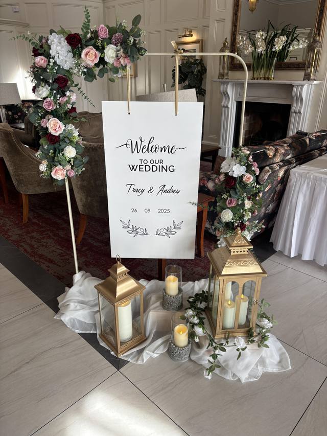 Welcome Sign with Lanterns