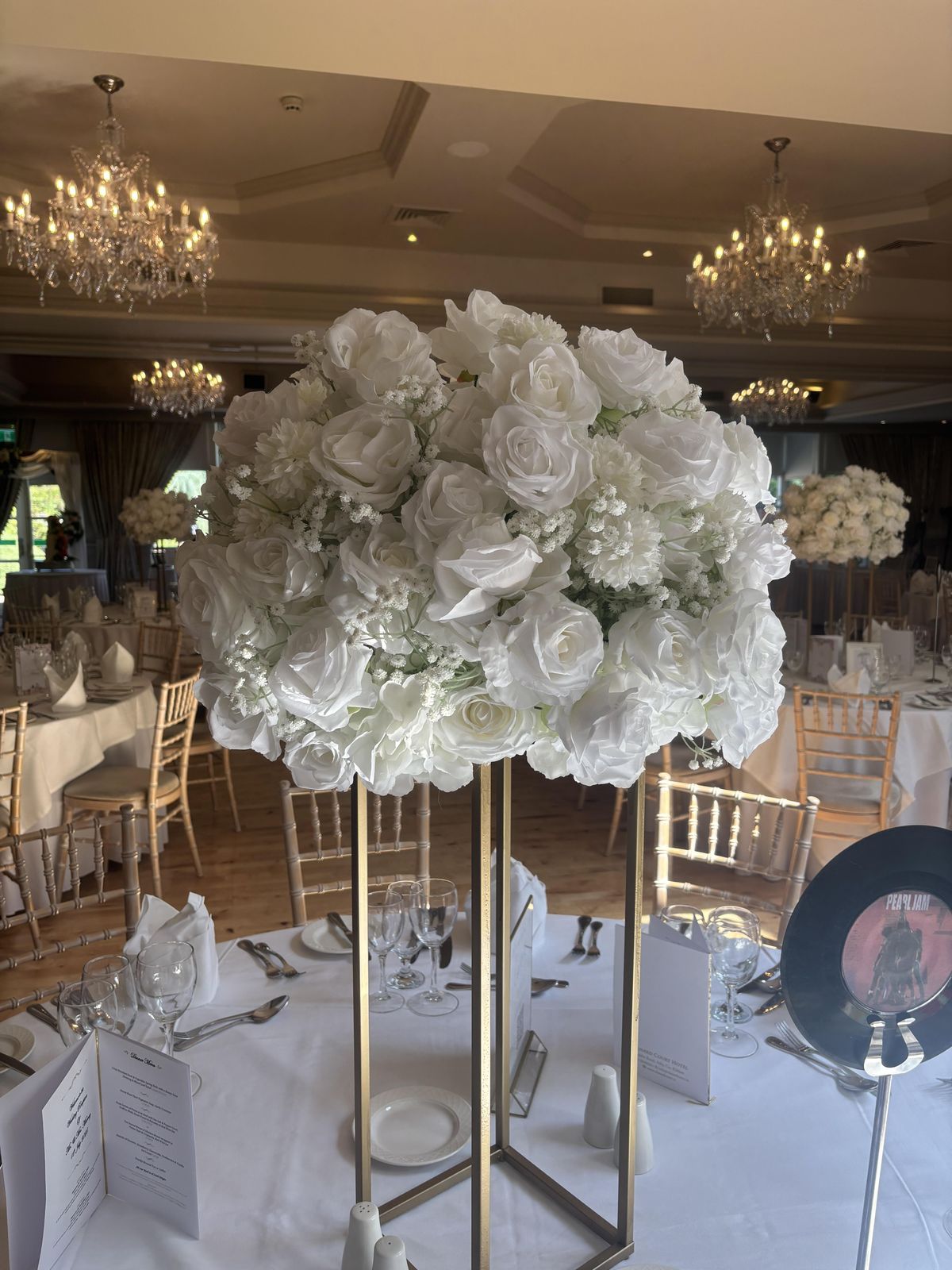White table flower balls elegant centrepiece