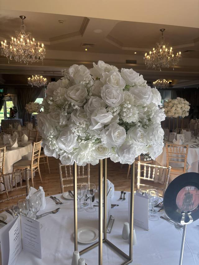 White table flower balls elegant centrepiece