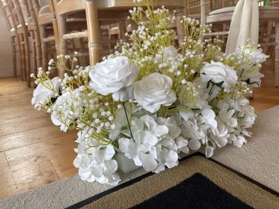 Baby breath meadows aisle decoration with white flowers